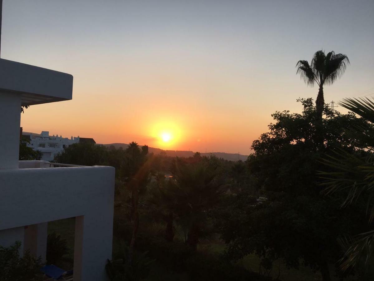 Апартаменты Alcazaba Lagoon Estepona Golf Экстерьер фото